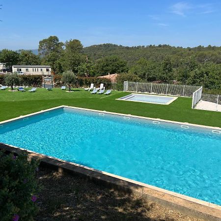 Joli Mobil-Home De Vacances, Ideal Pour Les Familles Rocbaron Buitenkant foto